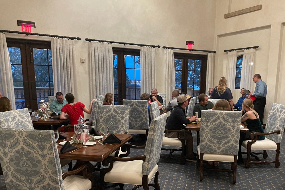 Family-Friendly Restaurants near me in Groveland, FL with Griffis Automotive Clinic. Image of fine family dining spots in Groveland, FL featuring our staff at Griffis Automotive Clinic enjoying it.